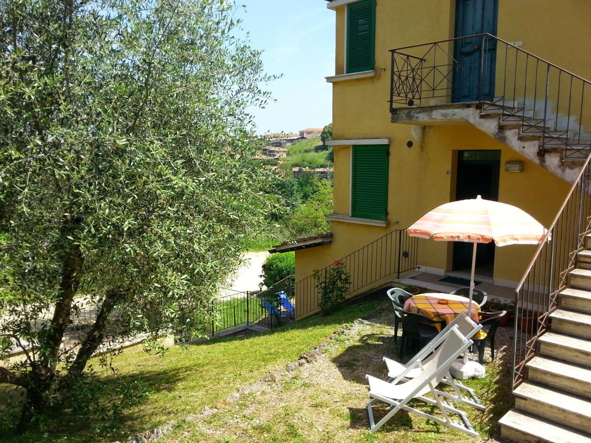 Residence Le Meridiane Siena Habitación foto